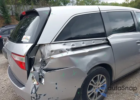 2013 Honda Odyssey Ex-L from USA, damaged, VIN 5FNRL5H69DB077610